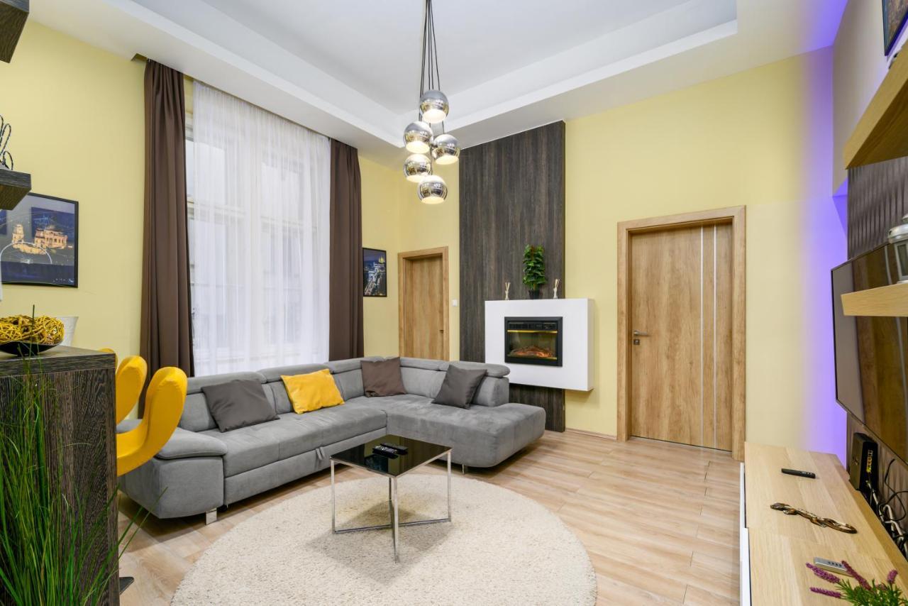 Downtown Deluxe-Two Bedroom Apartment With Sauna ブダペスト エクステリア 写真